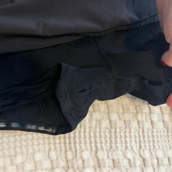 LULULEMON run breeze by skirt size 8 - Picture 2 of 6